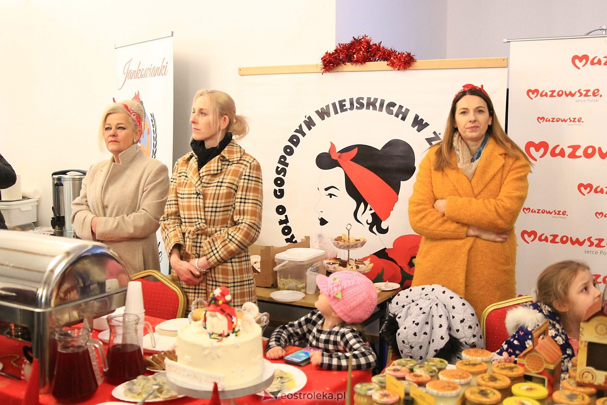 I Czerwiński Jarmark Bożonarodzeniowy [18.12.2022] - zdjęcie #23 - eOstroleka.pl