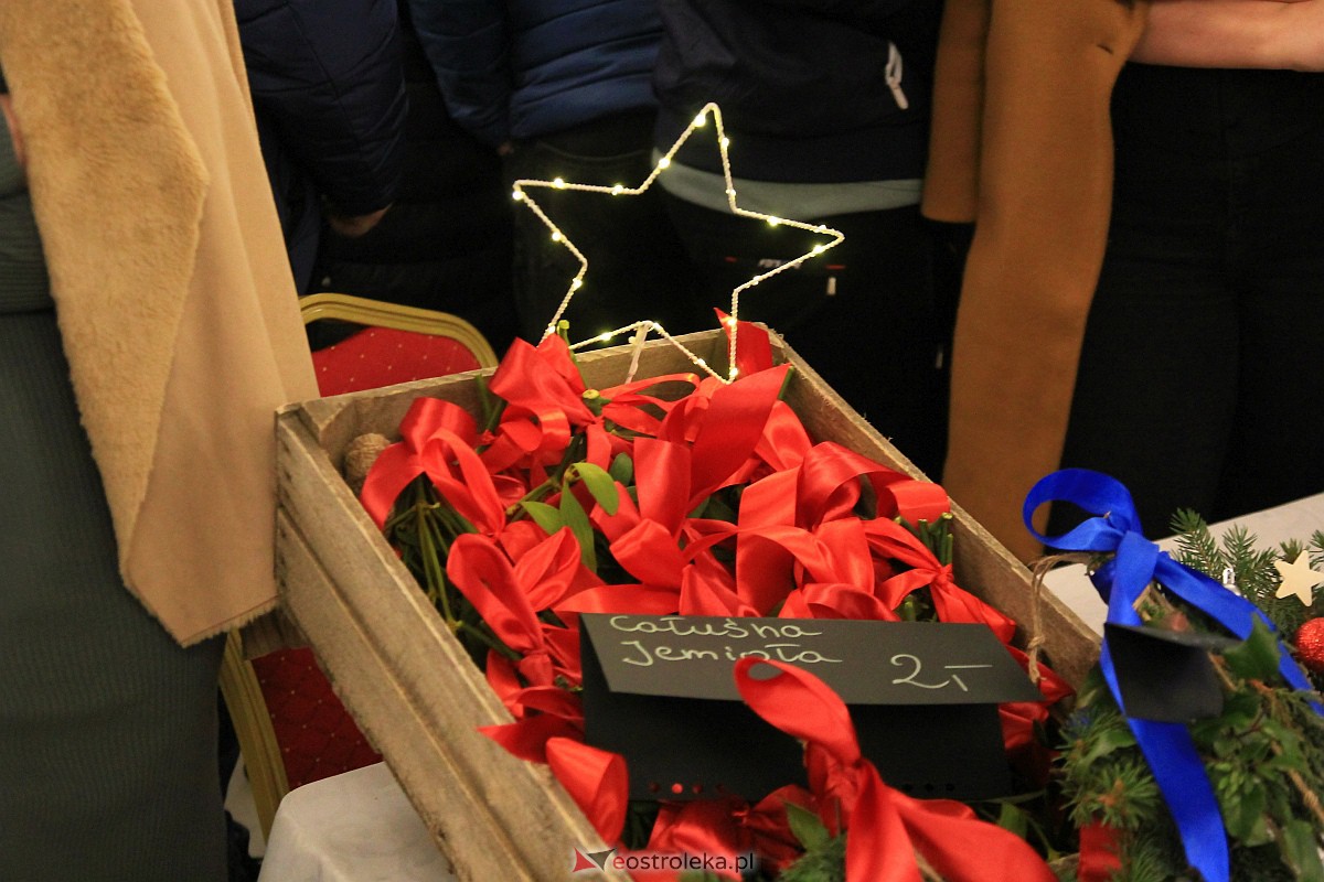 I Czerwiński Jarmark Bożonarodzeniowy [18.12.2022] - zdjęcie #13 - eOstroleka.pl