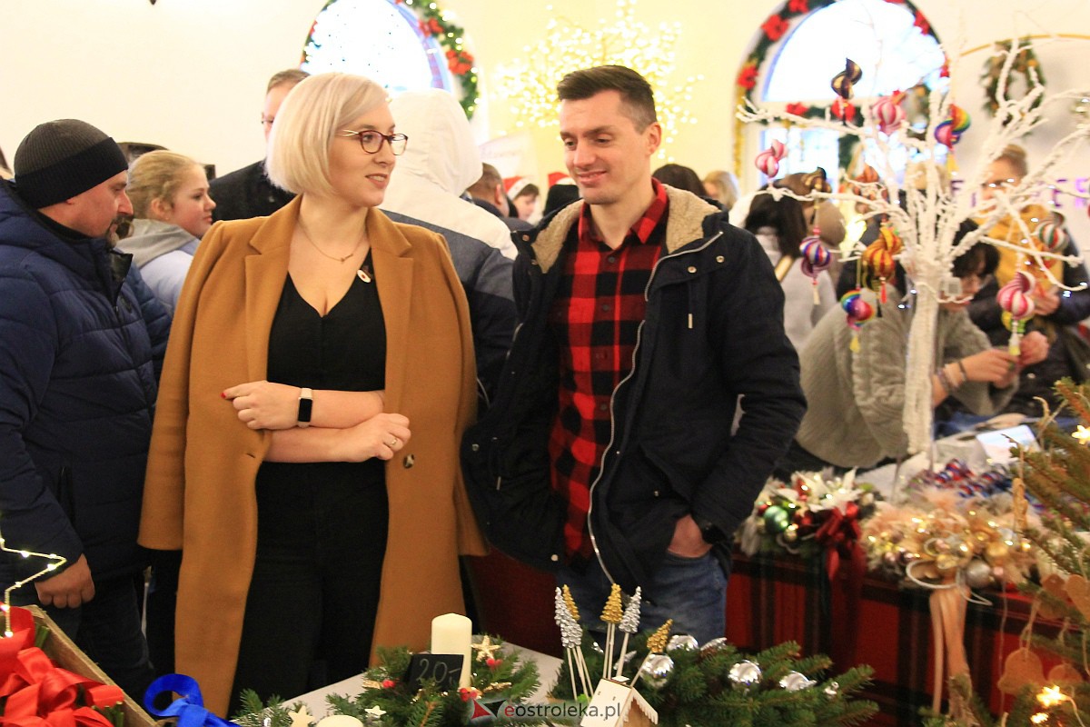 I Czerwiński Jarmark Bożonarodzeniowy [18.12.2022] - zdjęcie #12 - eOstroleka.pl