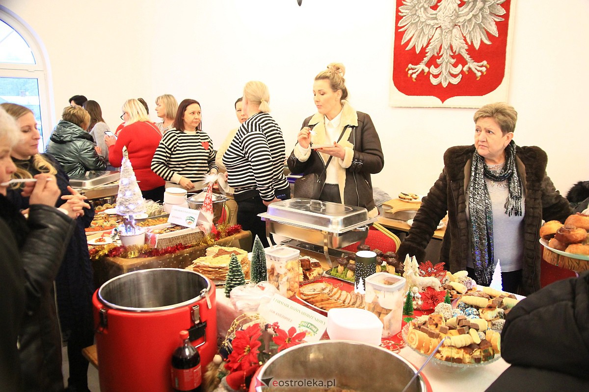 I Czerwiński Jarmark Bożonarodzeniowy [18.12.2022] - zdjęcie #5 - eOstroleka.pl