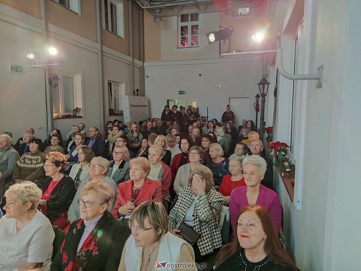 Kolędowanie w Muzeum Kultury Kurpiowskiej [18.12.2022] - zdjęcie #44 - eOstroleka.pl