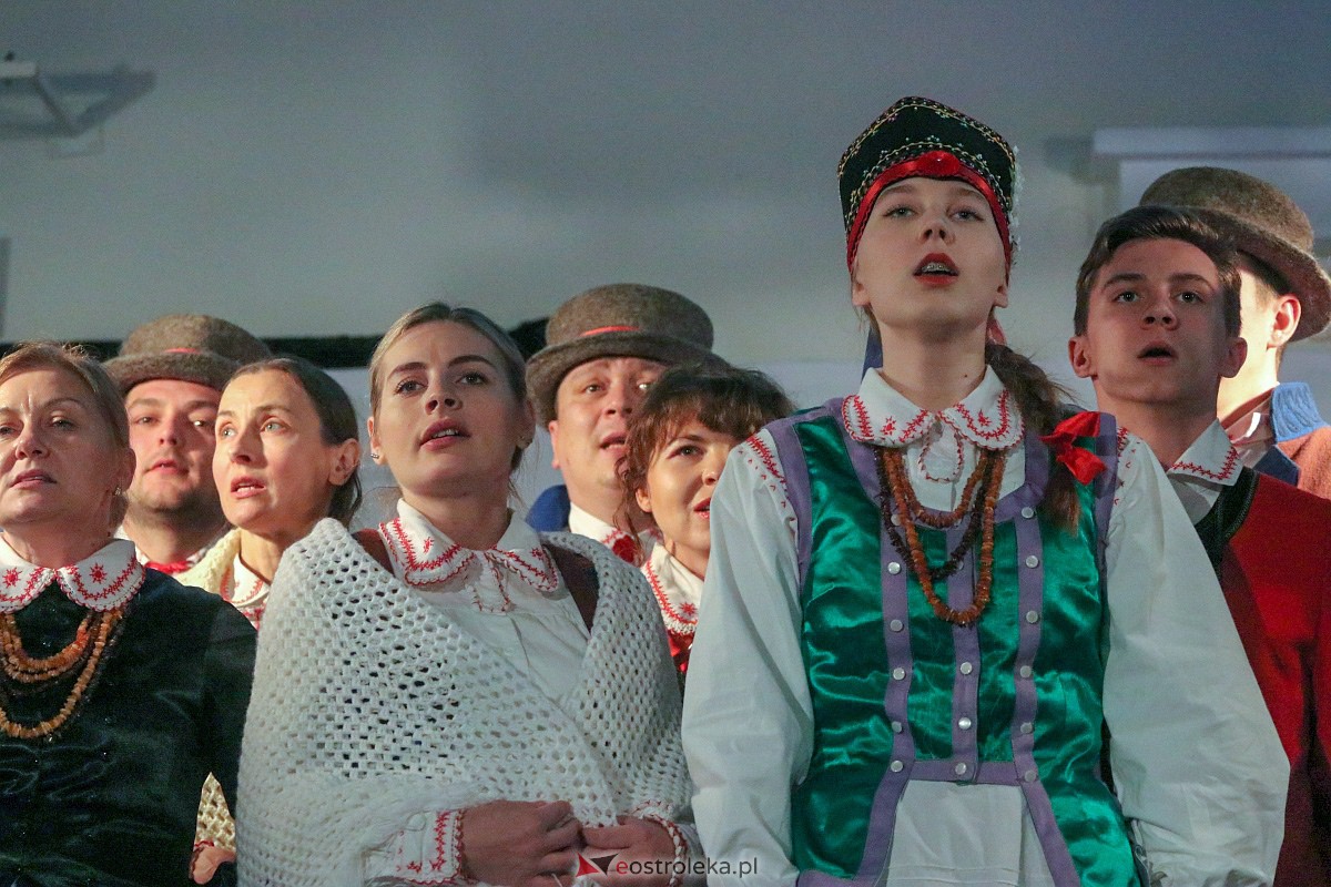 Kolędowanie w Muzeum Kultury Kurpiowskiej [18.12.2022] - zdjęcie #27 - eOstroleka.pl