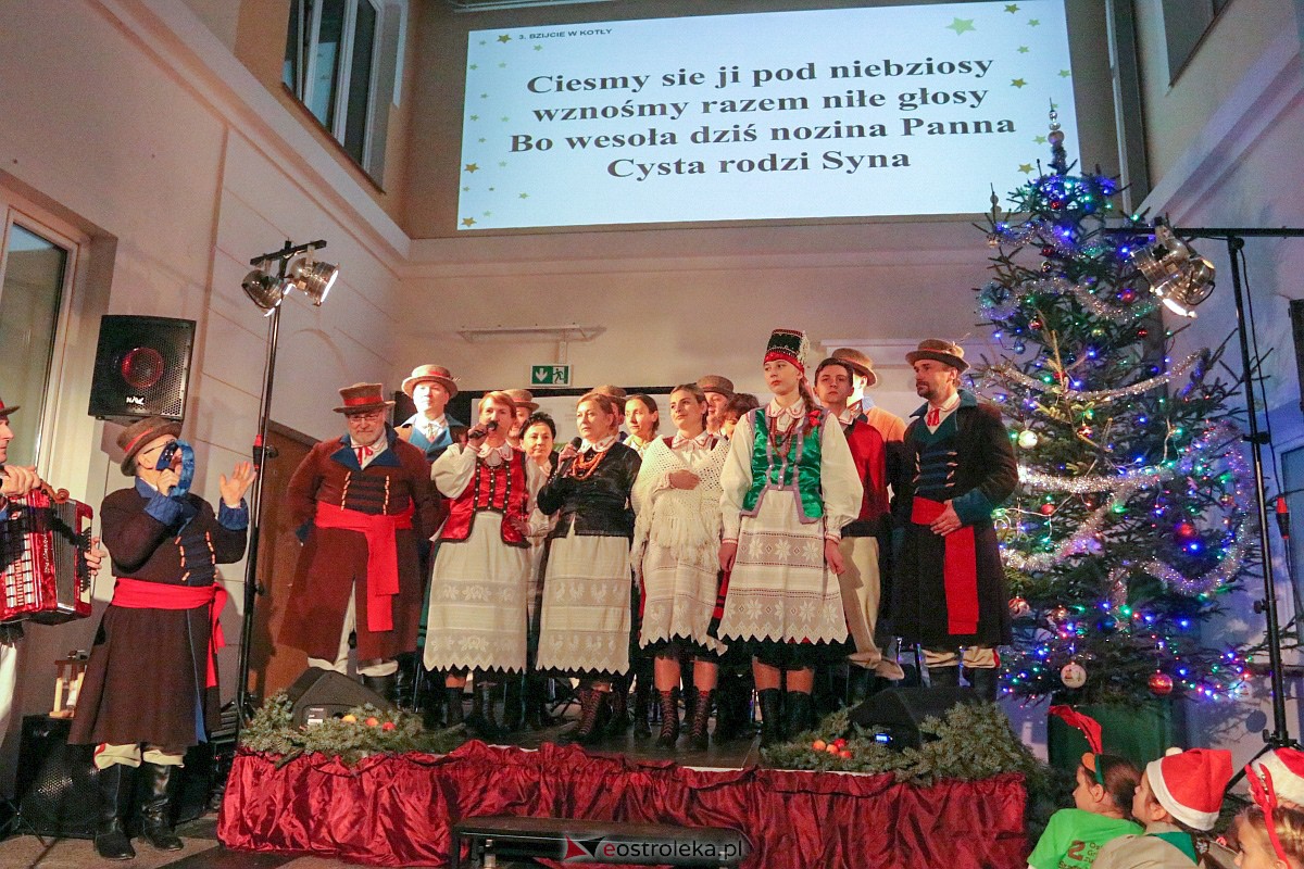 Kolędowanie w Muzeum Kultury Kurpiowskiej [18.12.2022] - zdjęcie #26 - eOstroleka.pl