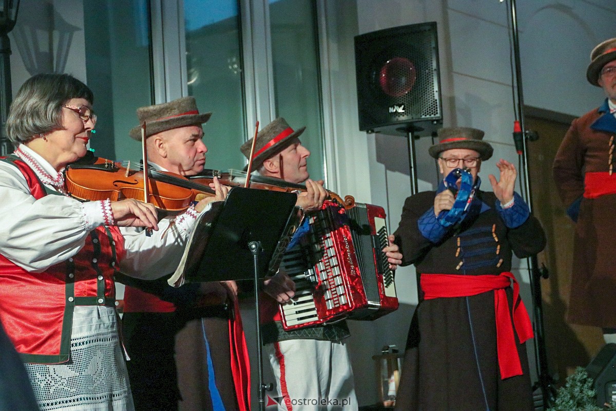 Kolędowanie w Muzeum Kultury Kurpiowskiej [18.12.2022] - zdjęcie #25 - eOstroleka.pl