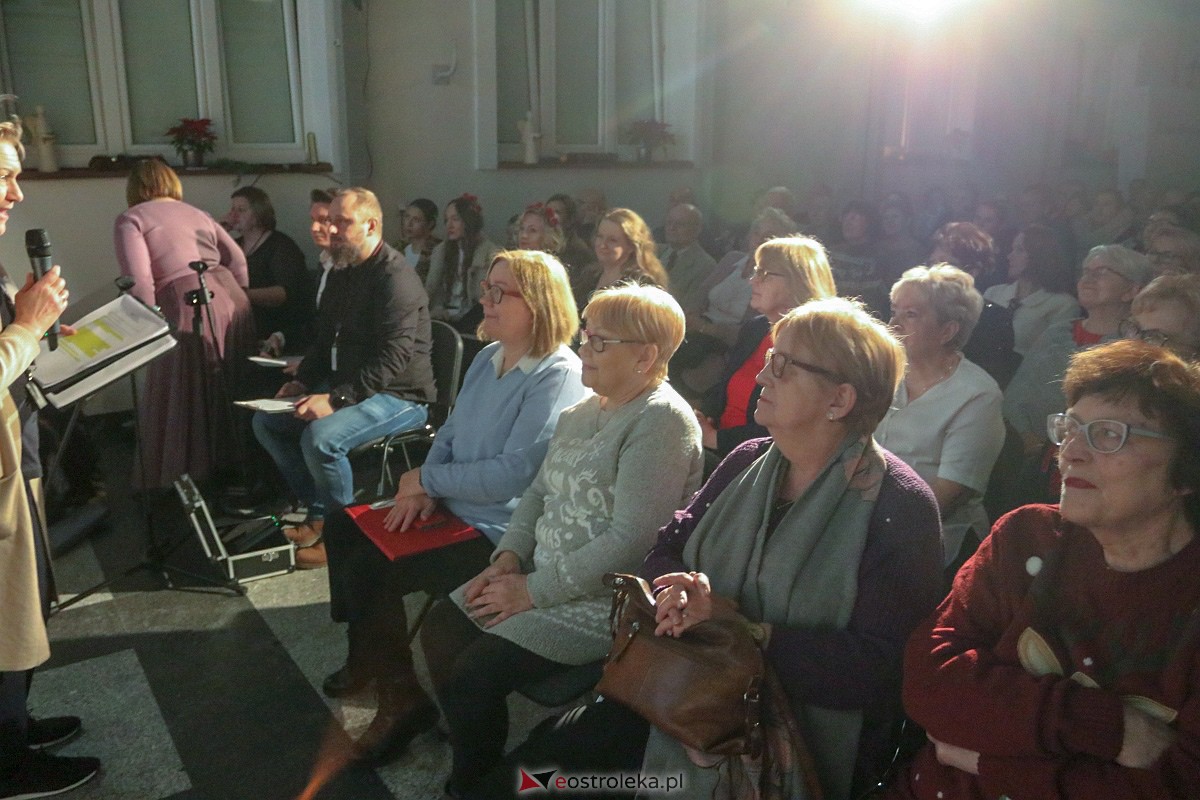 Kolędowanie w Muzeum Kultury Kurpiowskiej [18.12.2022] - zdjęcie #23 - eOstroleka.pl