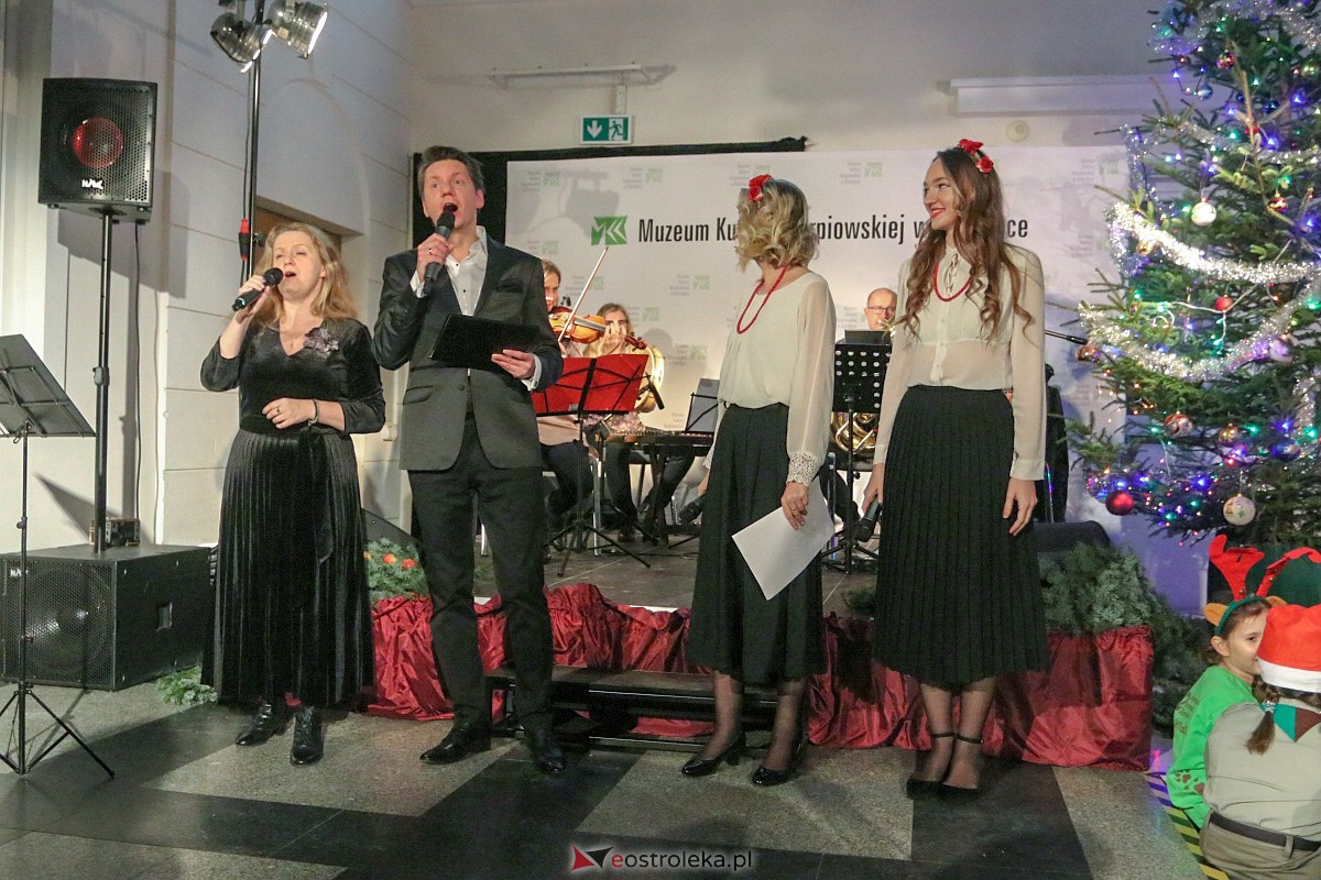 Kolędowanie w Muzeum Kultury Kurpiowskiej [18.12.2022] - zdjęcie #12 - eOstroleka.pl
