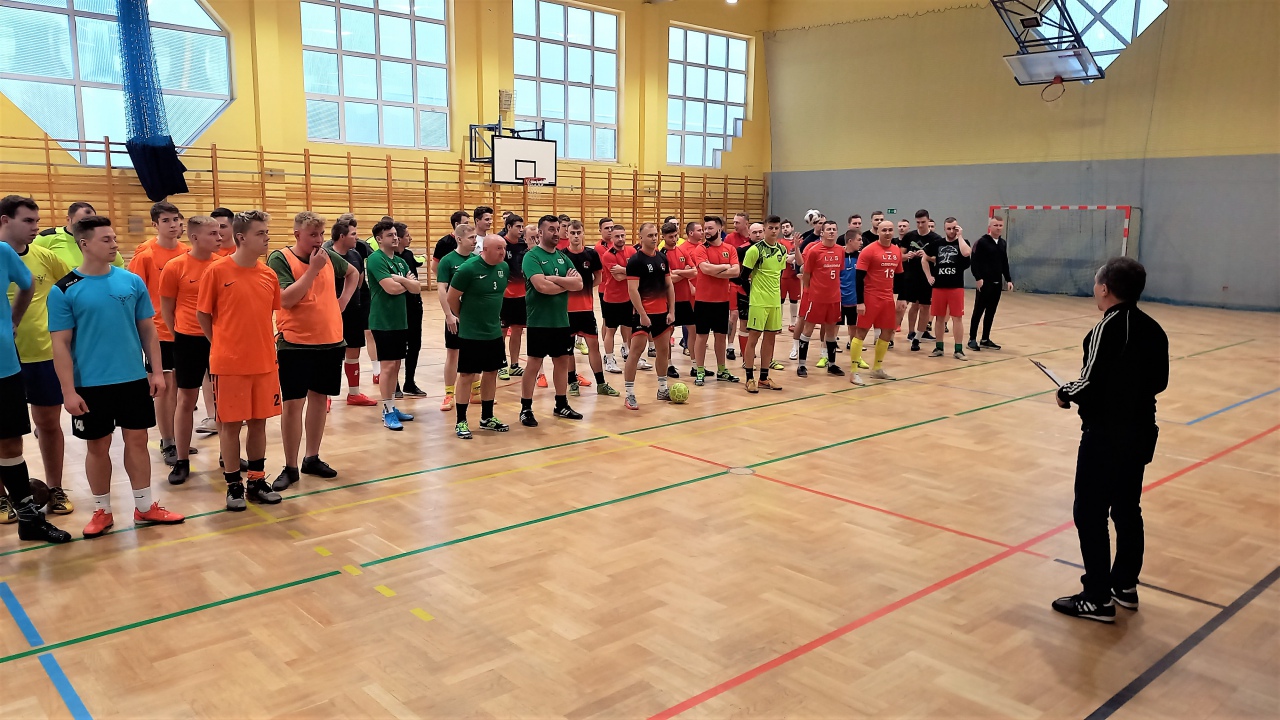  Turniej Piłki Nożnej Halowej o Puchar Wójta Gminy Lelis [18.12.2022] - zdjęcie #1 - eOstroleka.pl