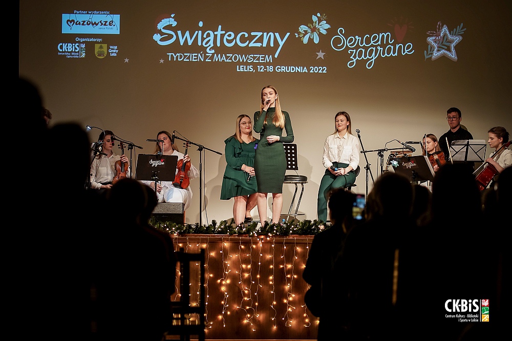 Koncert “Sercem zagrane” w CK-BiS w Lelisie [19.12.2022] - zdjęcie #37 - eOstroleka.pl