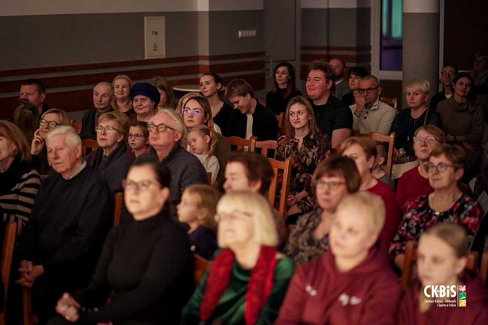 Koncert “Sercem zagrane” w CK-BiS w Lelisie [19.12.2022] - zdjęcie #21 - eOstroleka.pl