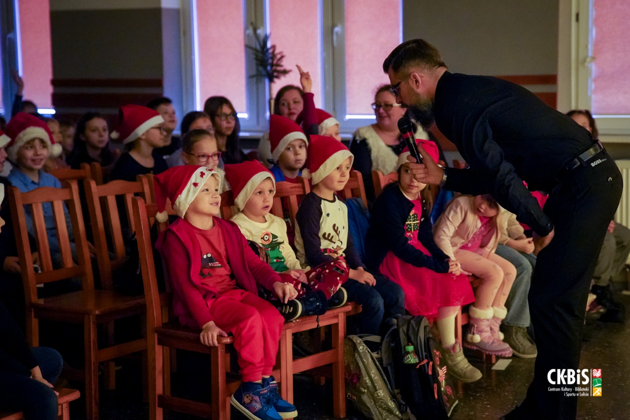 Wokół choinki - W Lelisie kolędowali z Michałem Sawickim - zdjęcie #29 - eOstroleka.pl