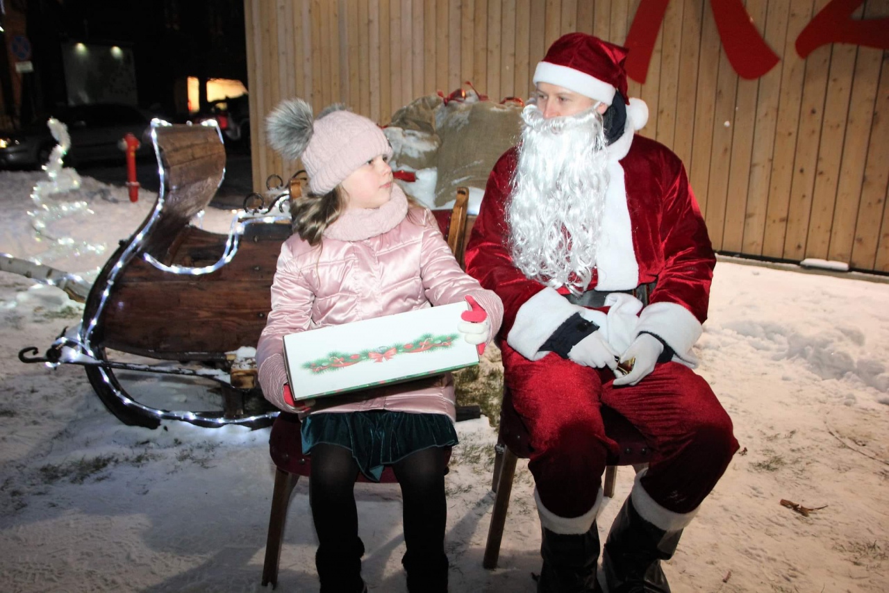 Mikołajkowa niespodzianka dla najmłodszych mieszkańców gminy Rzekuń [19.12.2022] - zdjęcie #6 - eOstroleka.pl