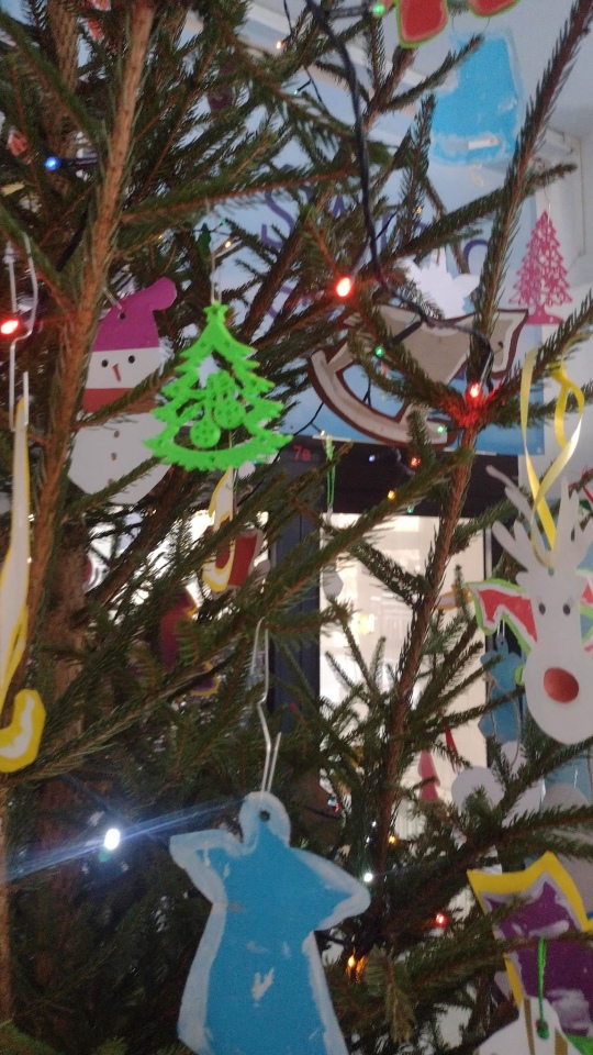 Ozdoby świąteczne uczniów SP 10 [19.12.2022] - zdjęcie #6 - eOstroleka.pl
