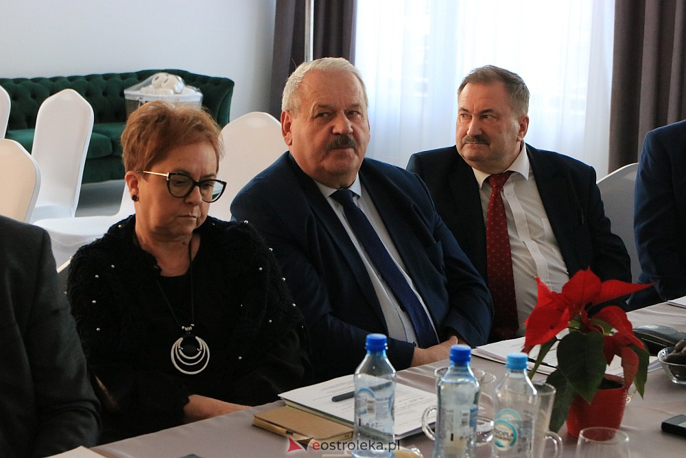 LVI sesja Rady Powiatu w Ostrołęce [19.12.2022] - zdjęcie #11 - eOstroleka.pl
