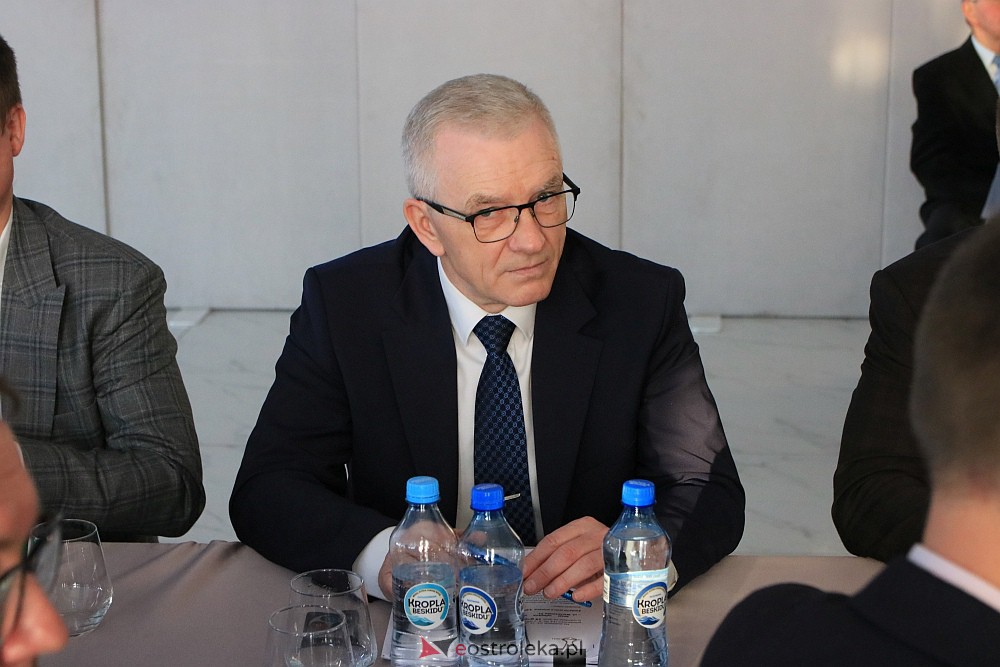 LVI sesja Rady Powiatu w Ostrołęce [19.12.2022] - zdjęcie #9 - eOstroleka.pl
