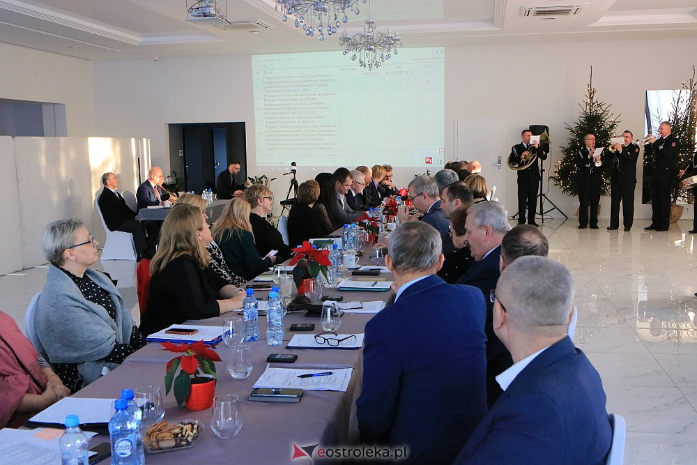 LVI sesja Rady Powiatu w Ostrołęce [19.12.2022] - zdjęcie #3 - eOstroleka.pl