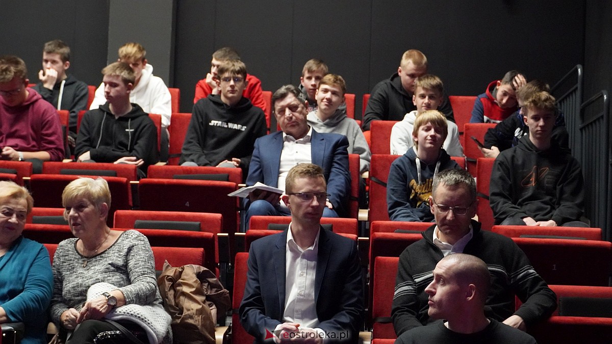 Festiwal Filmowy NNW: Wręczenie Świadkom Historii Sygnetów Niepodległości i Drzwi do Wolności [20.12.2022] - zdjęcie #54 - eOstroleka.pl