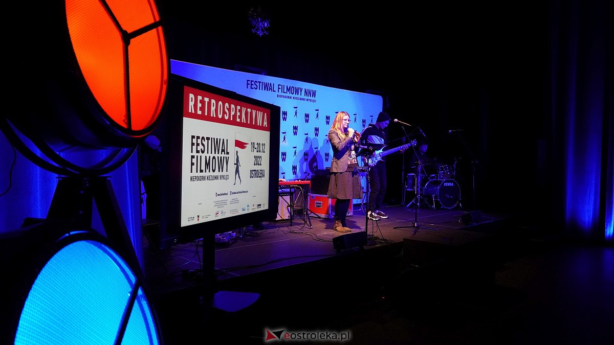Festiwal Filmowy NNW: Wręczenie Świadkom Historii Sygnetów Niepodległości i Drzwi do Wolności [20.12.2022] - zdjęcie #33 - eOstroleka.pl