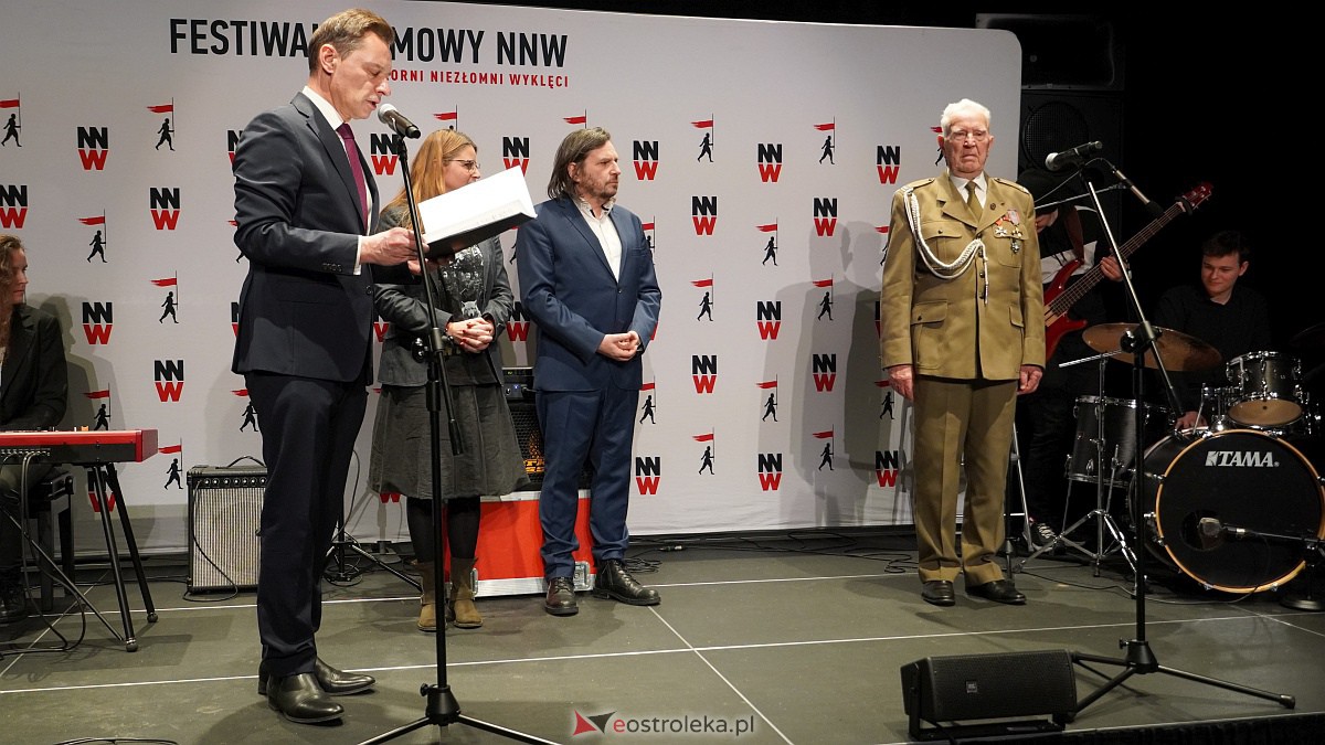 Festiwal Filmowy NNW: Wręczenie Świadkom Historii Sygnetów Niepodległości i Drzwi do Wolności [20.12.2022] - zdjęcie #31 - eOstroleka.pl