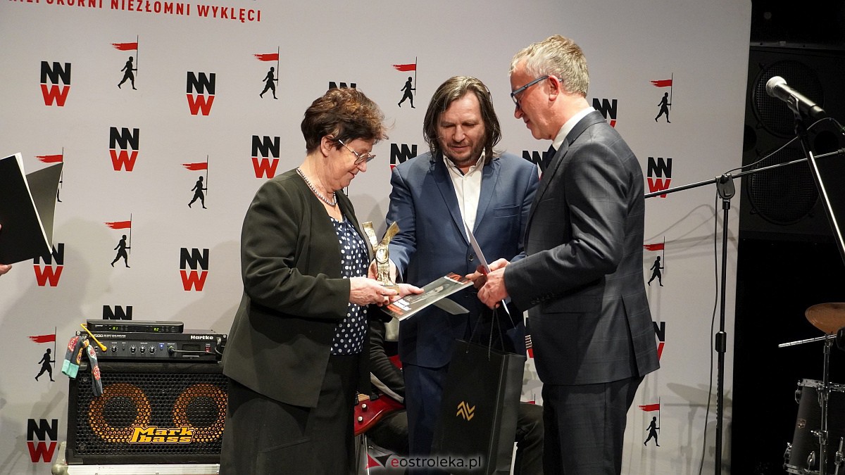 Festiwal Filmowy NNW: Wręczenie Świadkom Historii Sygnetów Niepodległości i Drzwi do Wolności [20.12.2022] - zdjęcie #21 - eOstroleka.pl