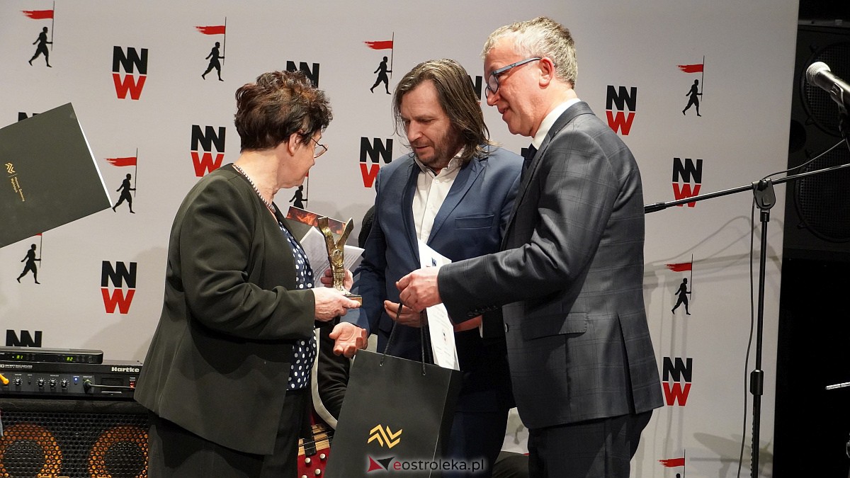 Festiwal Filmowy NNW: Wręczenie Świadkom Historii Sygnetów Niepodległości i Drzwi do Wolności [20.12.2022] - zdjęcie #20 - eOstroleka.pl