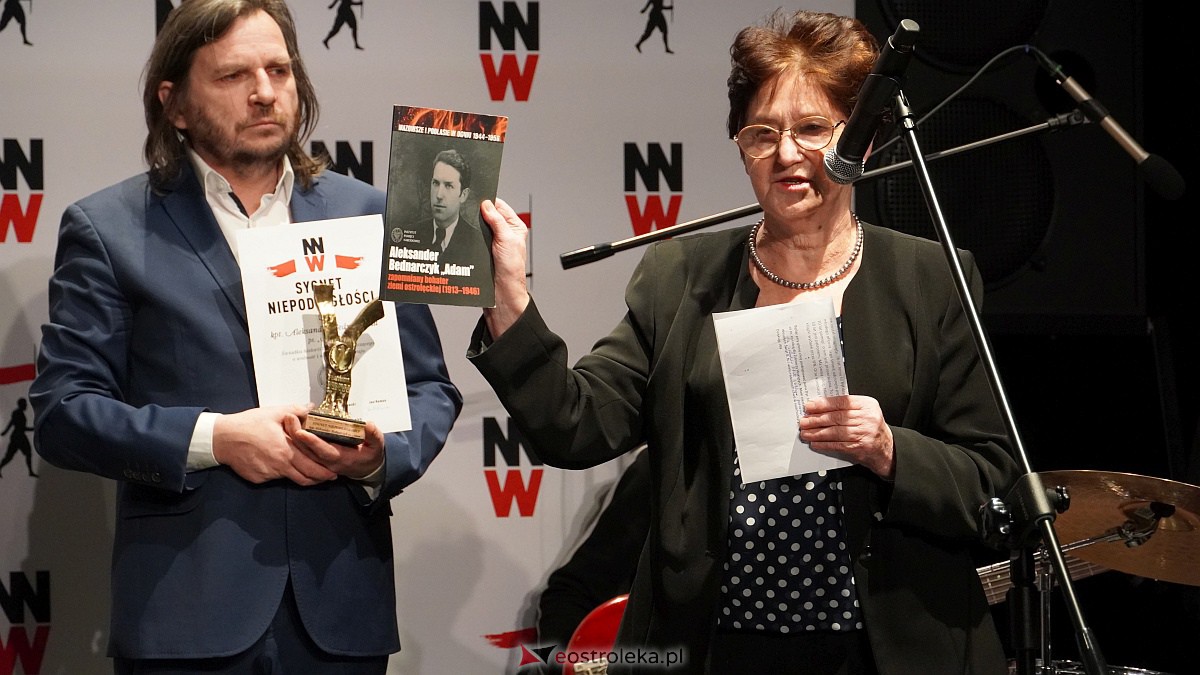 Festiwal Filmowy NNW: Wręczenie Świadkom Historii Sygnetów Niepodległości i Drzwi do Wolności [20.12.2022] - zdjęcie #18 - eOstroleka.pl