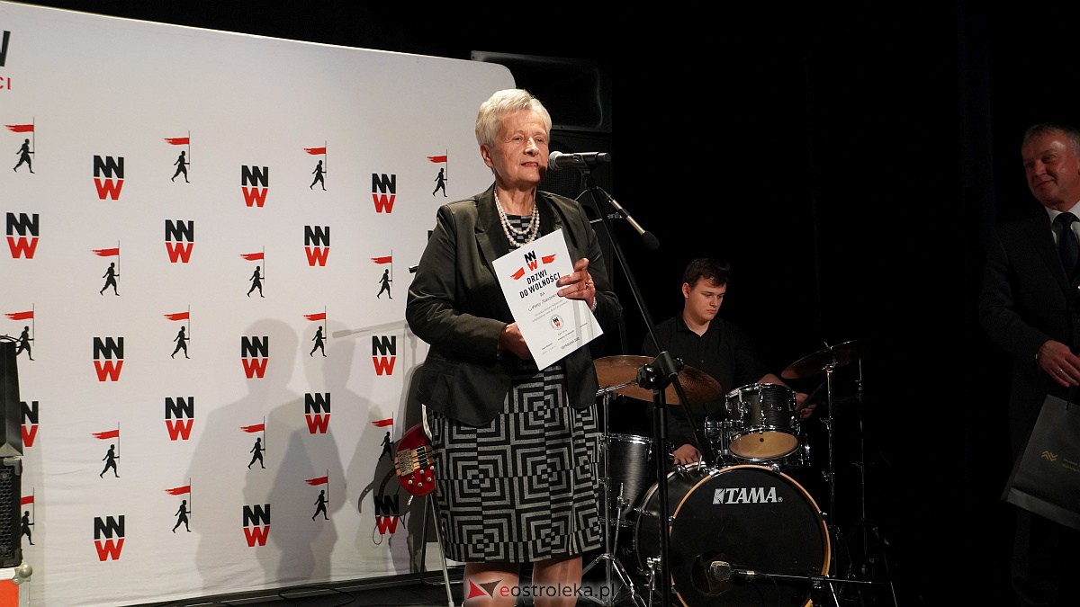 Festiwal Filmowy NNW: Wręczenie Świadkom Historii Sygnetów Niepodległości i Drzwi do Wolności [20.12.2022] - zdjęcie #15 - eOstroleka.pl
