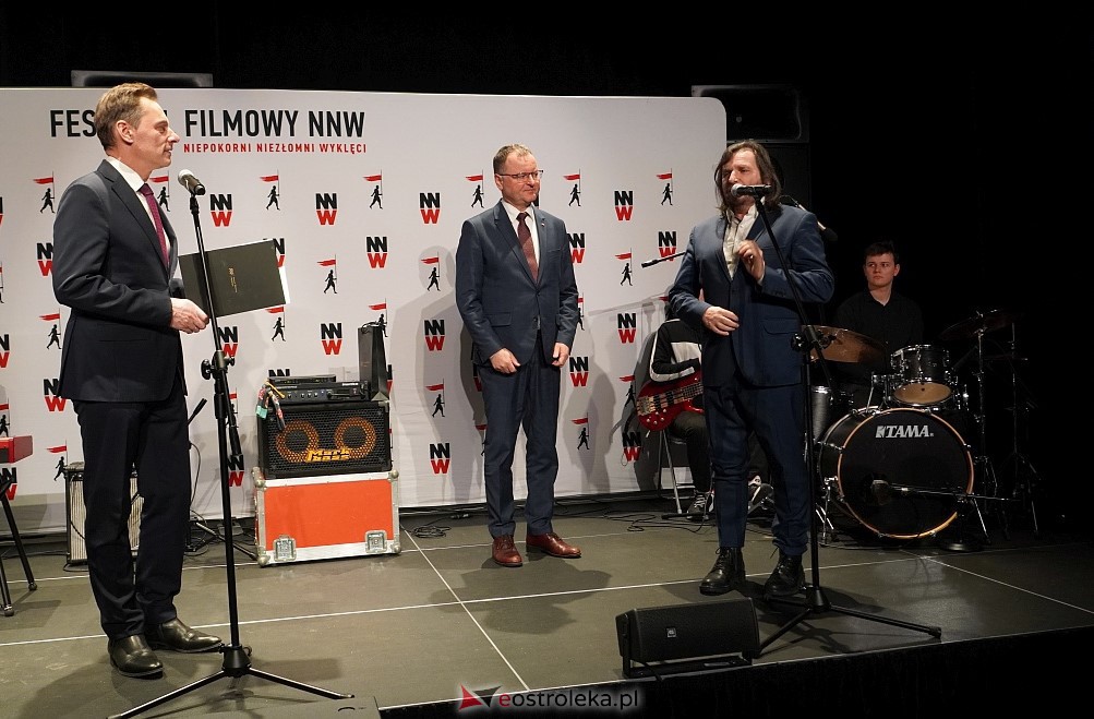 Festiwal Filmowy NNW: Wręczenie Świadkom Historii Sygnetów Niepodległości i Drzwi do Wolności [20.12.2022] - zdjęcie #14 - eOstroleka.pl