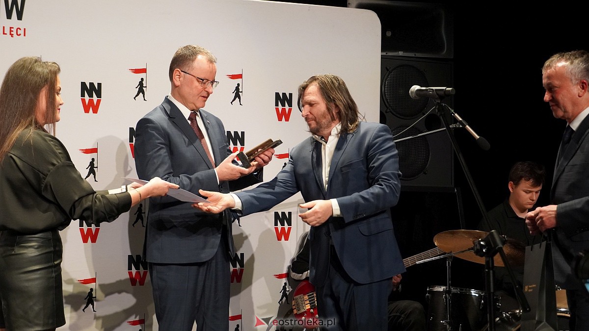 Festiwal Filmowy NNW: Wręczenie Świadkom Historii Sygnetów Niepodległości i Drzwi do Wolności [20.12.2022] - zdjęcie #12 - eOstroleka.pl