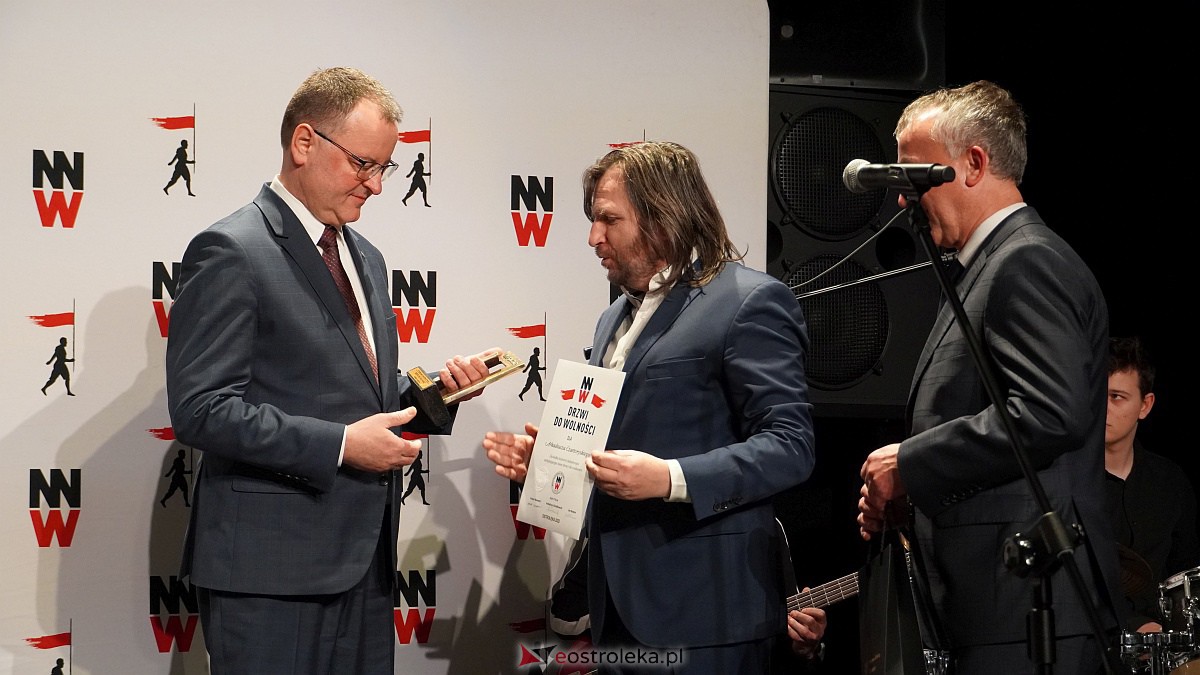 Festiwal Filmowy NNW: Wręczenie Świadkom Historii Sygnetów Niepodległości i Drzwi do Wolności [20.12.2022] - zdjęcie #11 - eOstroleka.pl