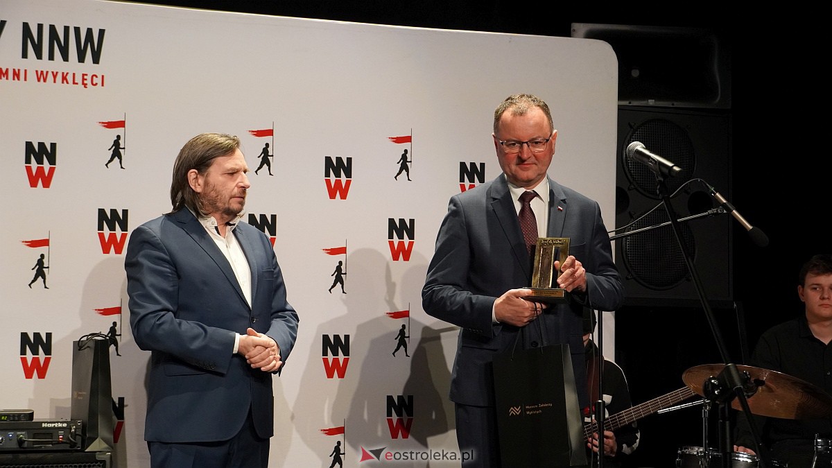 Festiwal Filmowy NNW: Wręczenie Świadkom Historii Sygnetów Niepodległości i Drzwi do Wolności [20.12.2022] - zdjęcie #8 - eOstroleka.pl