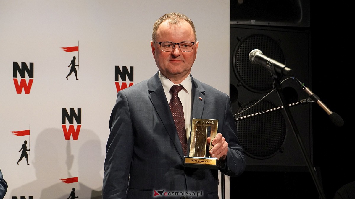 Festiwal Filmowy NNW: Wręczenie Świadkom Historii Sygnetów Niepodległości i Drzwi do Wolności [20.12.2022] - zdjęcie #7 - eOstroleka.pl