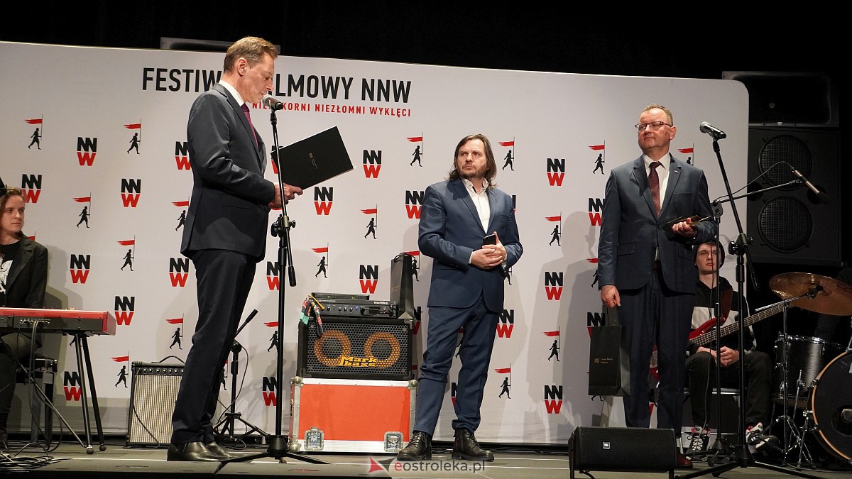 Festiwal Filmowy NNW: Wręczenie Świadkom Historii Sygnetów Niepodległości i Drzwi do Wolności [20.12.2022] - zdjęcie #6 - eOstroleka.pl