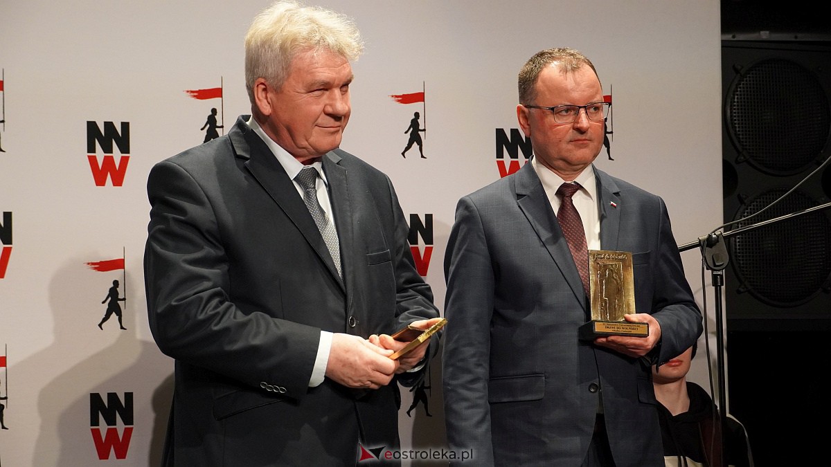 Festiwal Filmowy NNW: Wręczenie Świadkom Historii Sygnetów Niepodległości i Drzwi do Wolności [20.12.2022] - zdjęcie #4 - eOstroleka.pl
