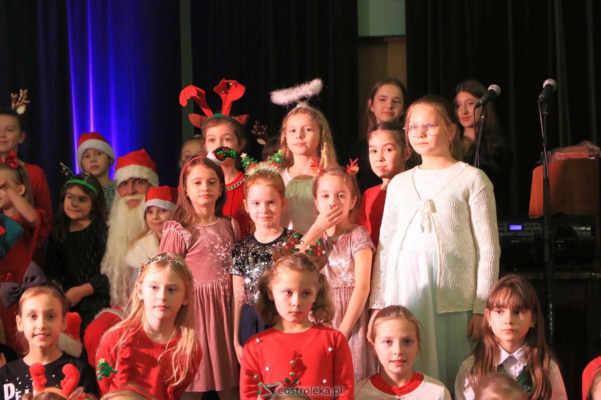 Mikołaj u De-eMek [20.12.2022] - zdjęcie #3 - eOstroleka.pl
