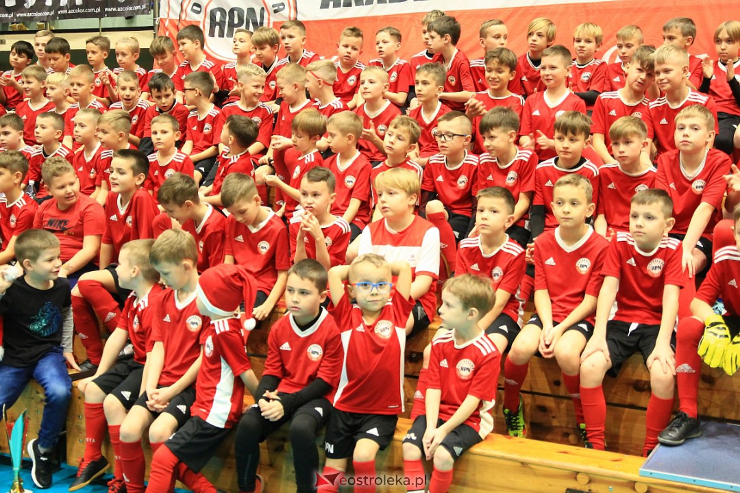 Świąteczna niespodzianka dla wychowanków Ostrołęckiej Akademii Piłki Nożnej [21.12.2022] - zdjęcie #63 - eOstroleka.pl