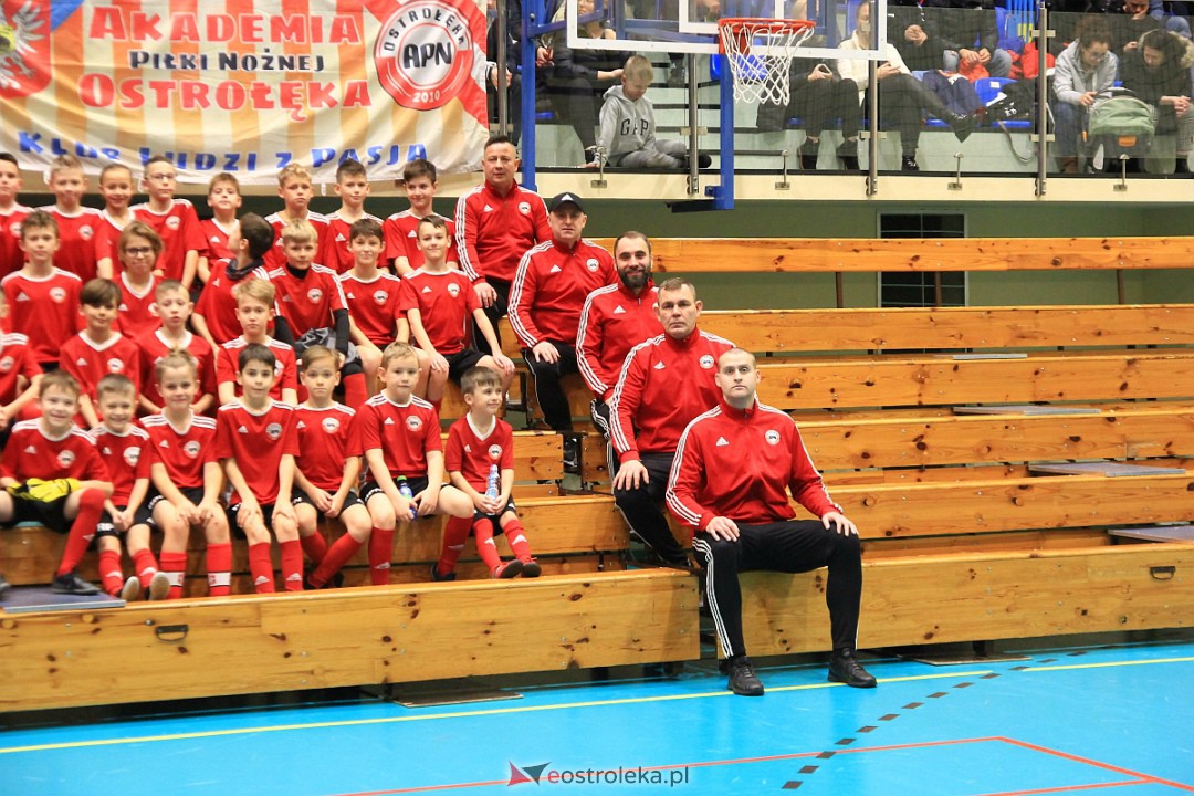 Świąteczna niespodzianka dla wychowanków Ostrołęckiej Akademii Piłki Nożnej [21.12.2022] - zdjęcie #84 - eOstroleka.pl