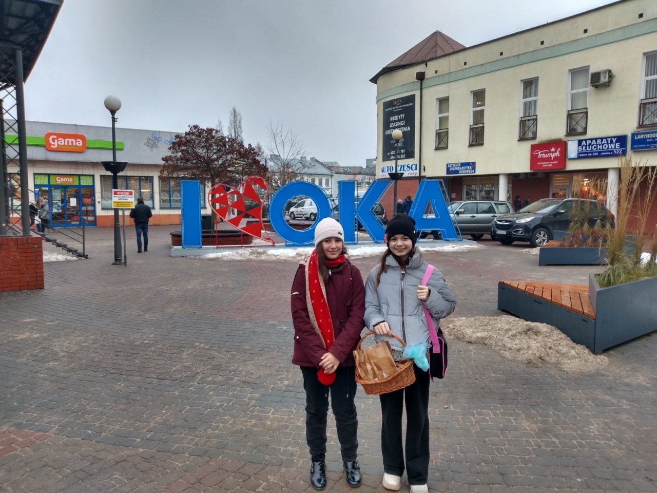 Rozdawali pierniki za serdeczne uśmiechy. “Piątka” wróciła ze wspaniałą akcją [22.12.2022] - zdjęcie #47 - eOstroleka.pl