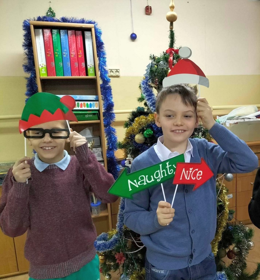 Świątecznie i na wesoło w Szkole Podstawowej nr 2 w Ostrołęce - zdjęcie #18 - eOstroleka.pl