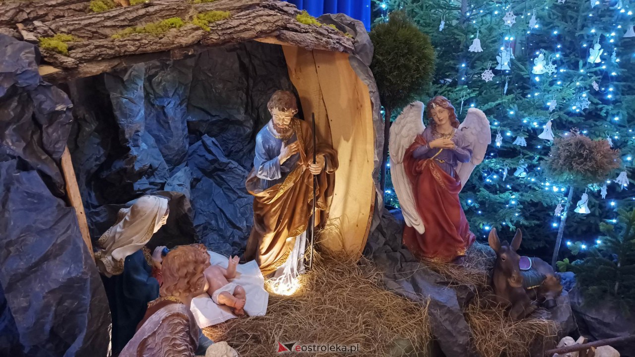 Bożonarodzeniowe szopki w ostrołęckich kościołach [25.12.2022] - zdjęcie #12 - eOstroleka.pl