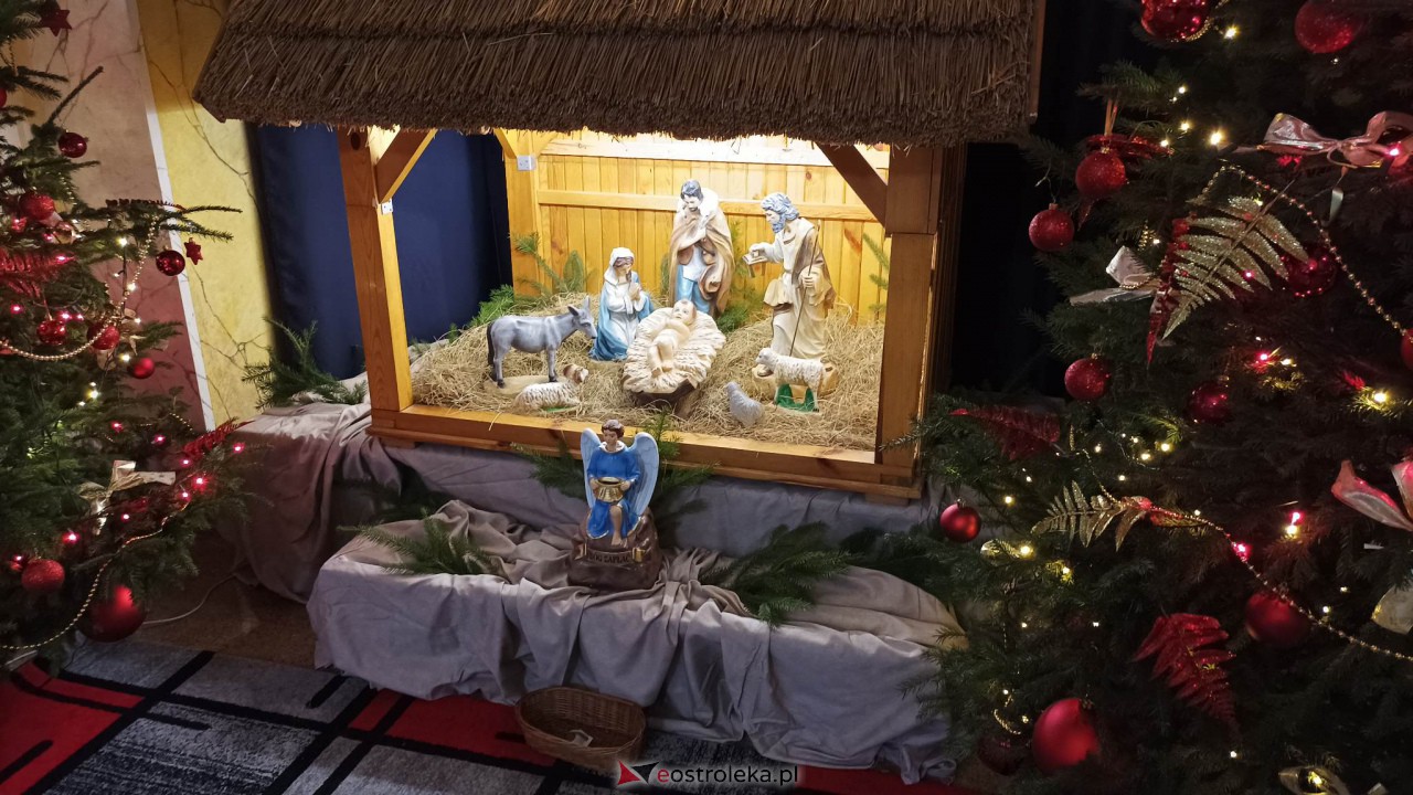 Bożonarodzeniowe szopki w ostrołęckich kościołach [25.12.2022] - zdjęcie #23 - eOstroleka.pl