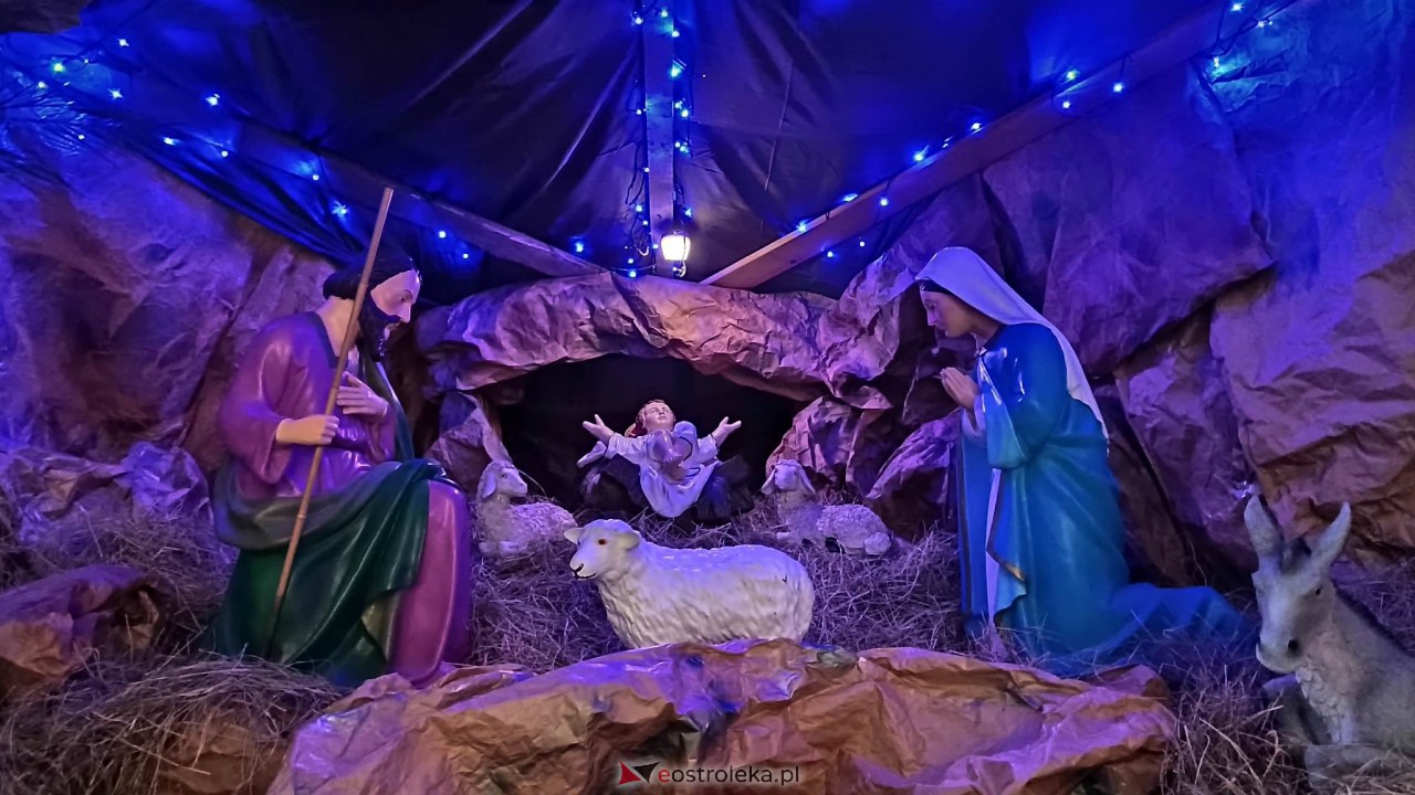 Bożonarodzeniowe szopki w ostrołęckich kościołach [25.12.2022] - zdjęcie #26 - eOstroleka.pl