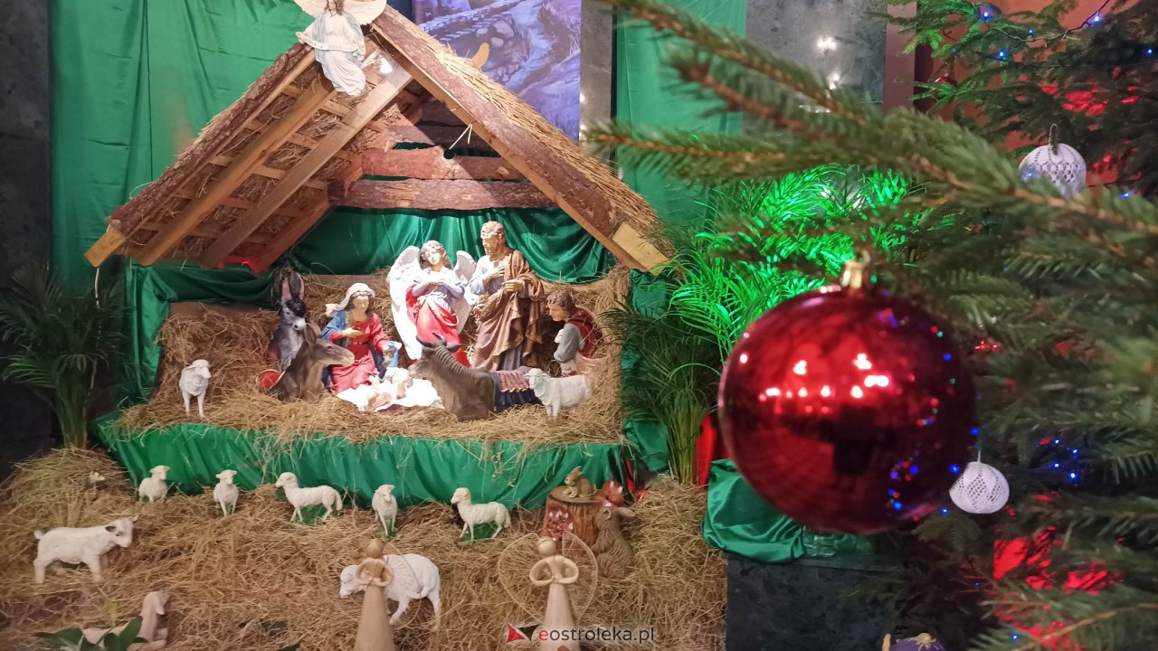 Bożonarodzeniowe szopki w ostrołęckich kościołach [25.12.2022] - zdjęcie #37 - eOstroleka.pl