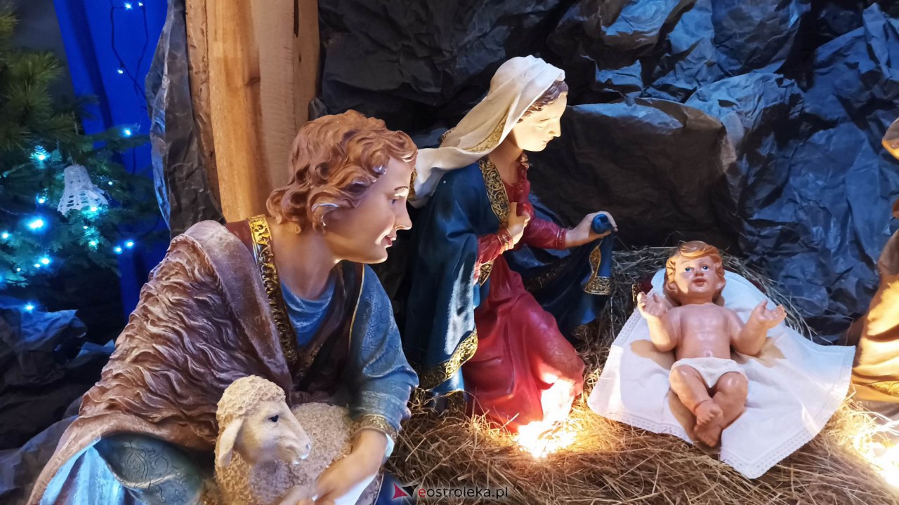 Bożonarodzeniowe szopki w ostrołęckich kościołach [25.12.2022] - zdjęcie #38 - eOstroleka.pl