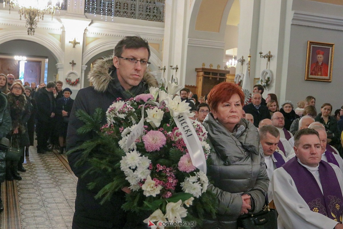 Pogrzeb ks. Zygmunta Żukowskiego [28.12.2022] - zdjęcie #26 - eOstroleka.pl