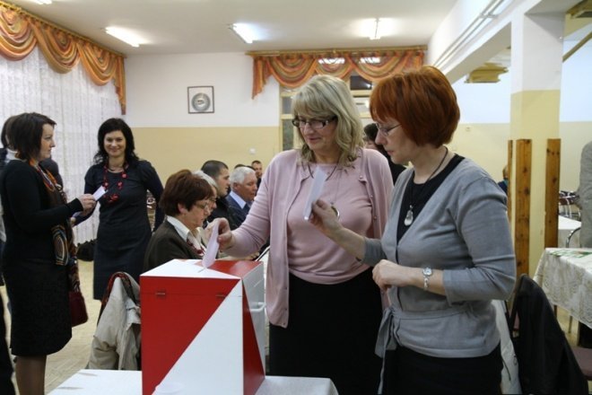 Wybory osiedla Bursztynowe (13-04-2011) - zdjęcie #6 - eOstroleka.pl
