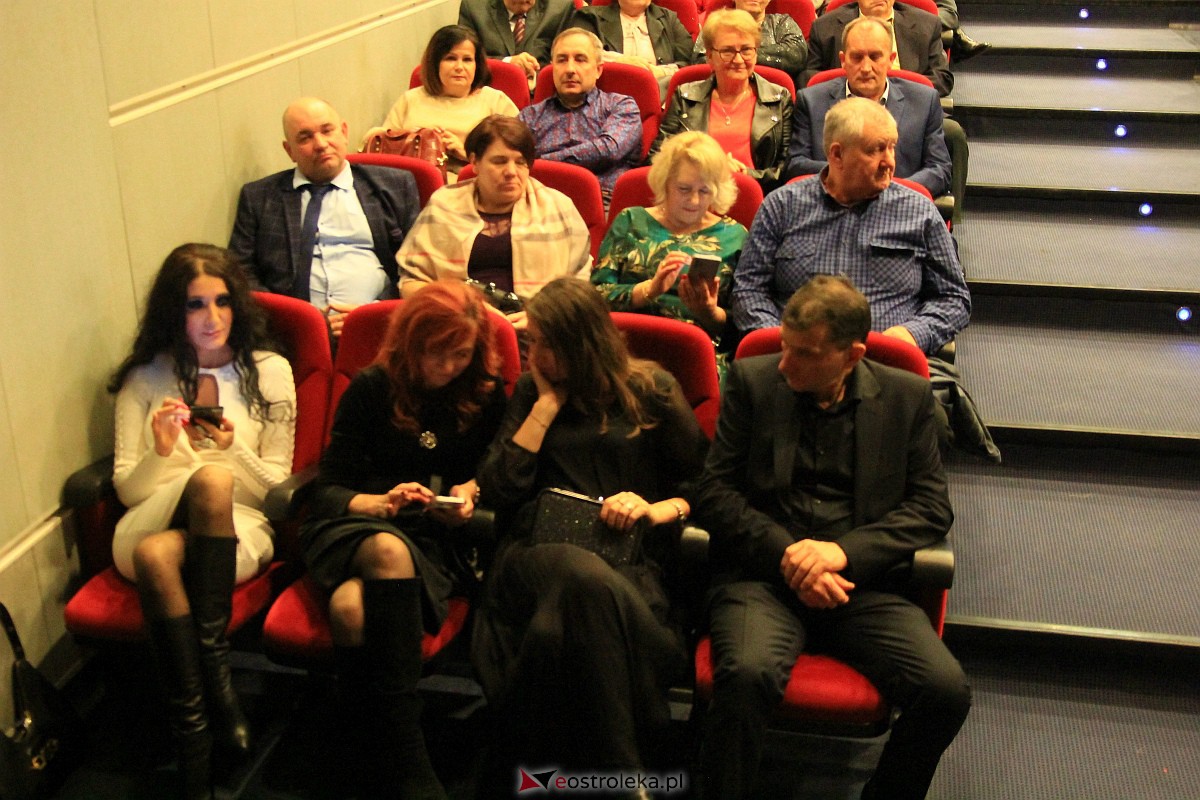 Sylwestrowa gala w OCK - Teatr Brodway ze Szczecina [31.12.2022] - zdjęcie #27 - eOstroleka.pl