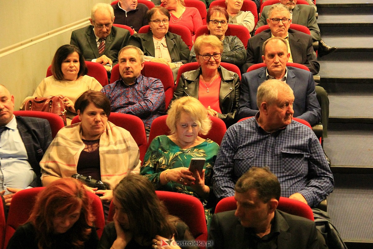 Sylwestrowa gala w OCK - Teatr Brodway ze Szczecina [31.12.2022] - zdjęcie #28 - eOstroleka.pl
