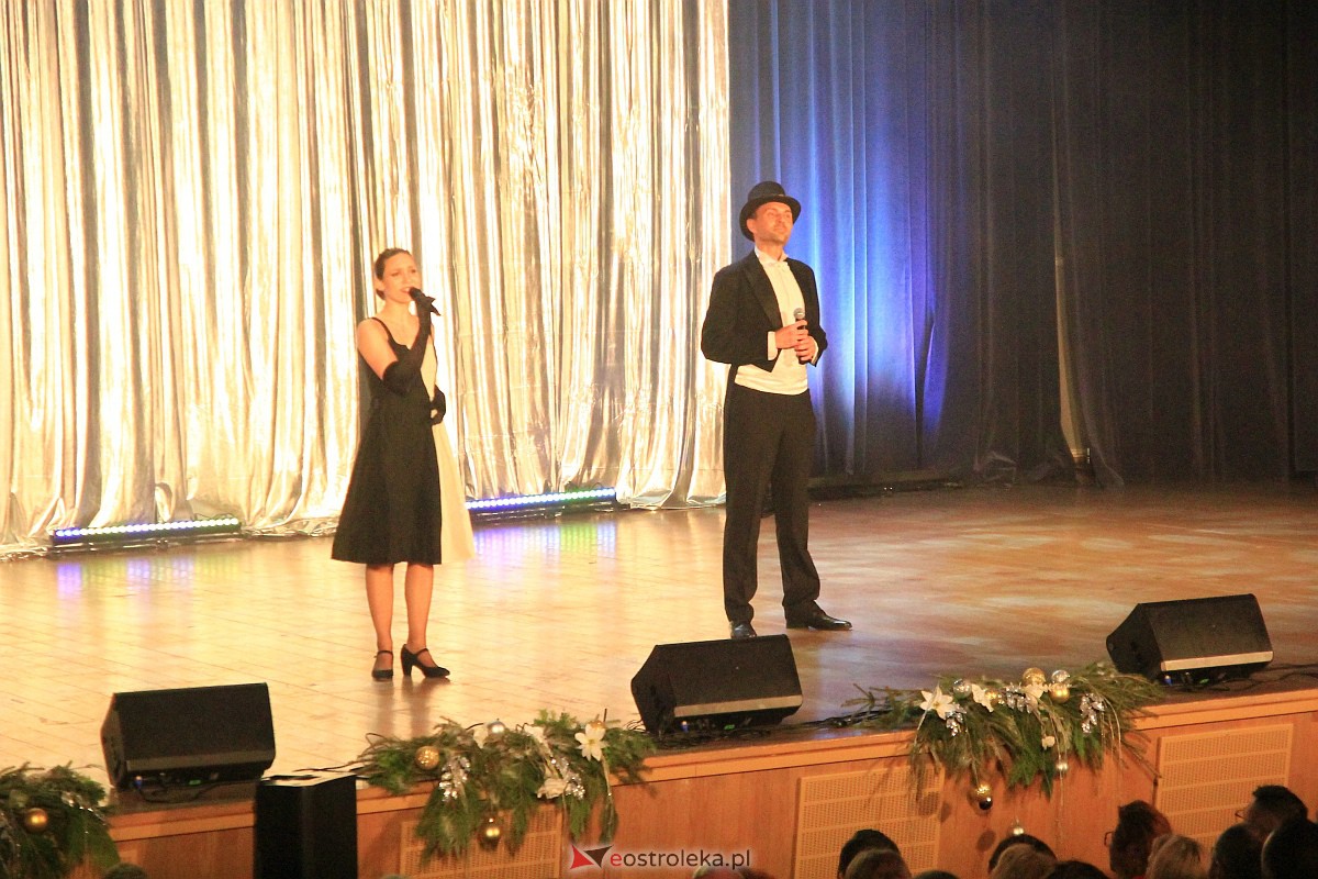 Sylwestrowa gala w OCK - Teatr Brodway ze Szczecina [31.12.2022] - zdjęcie #62 - eOstroleka.pl