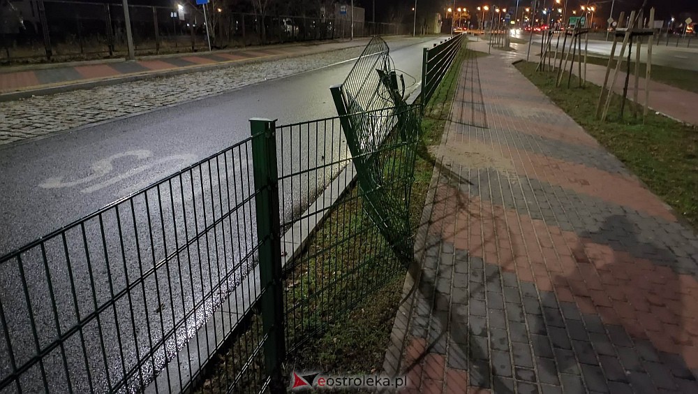 Uszkodził bariery i uciekł. Trwa ustalanie sprawcy [04.01.2023] - zdjęcie #1 - eOstroleka.pl