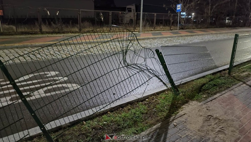 Uszkodził bariery i uciekł. Trwa ustalanie sprawcy [04.01.2023] - zdjęcie #4 - eOstroleka.pl